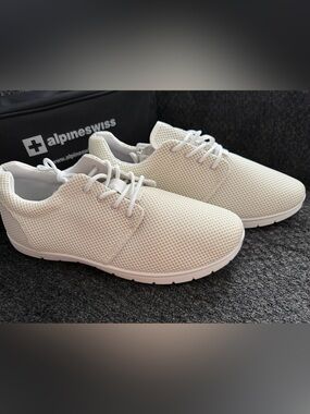 Alpine Swiss Cream Mesh Athletic Sneakers, NWT, size 13